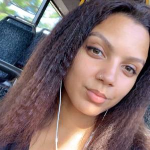 Profilbild på Esther Rafika Guettara